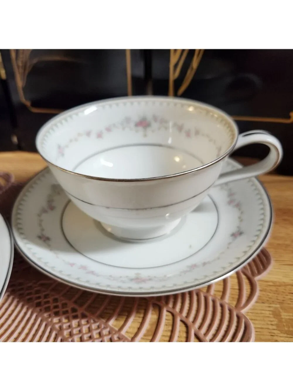 6 Sets Mismatched China Tea Cups & Saucers, Green & Gold